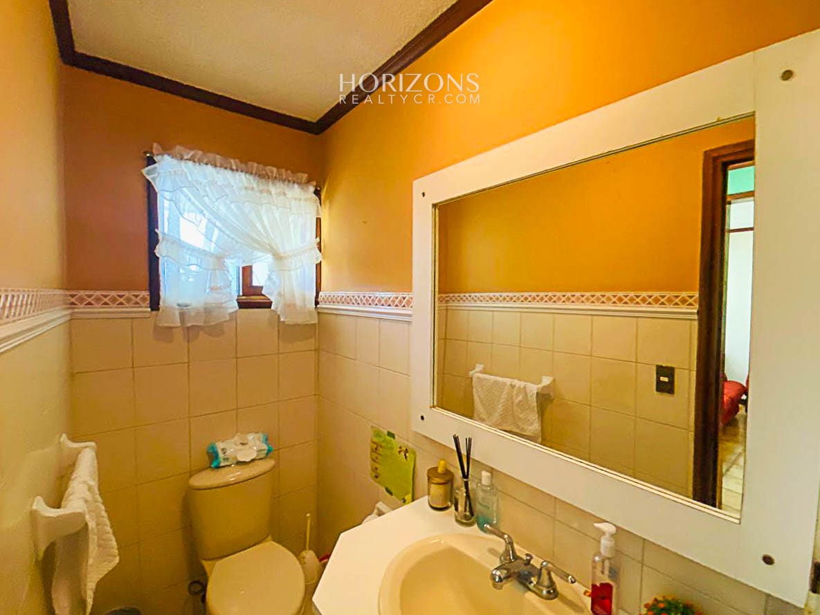 Casa en Condomio Kandor en Venta o Alquiler en la Uruca 2 Habitaciones Amplias nja1185