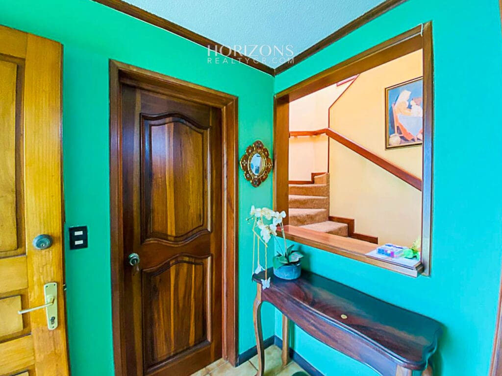 Casa en Condomio Kandor en Venta o Alquiler en la Uruca 2 Habitaciones Amplias nja1185