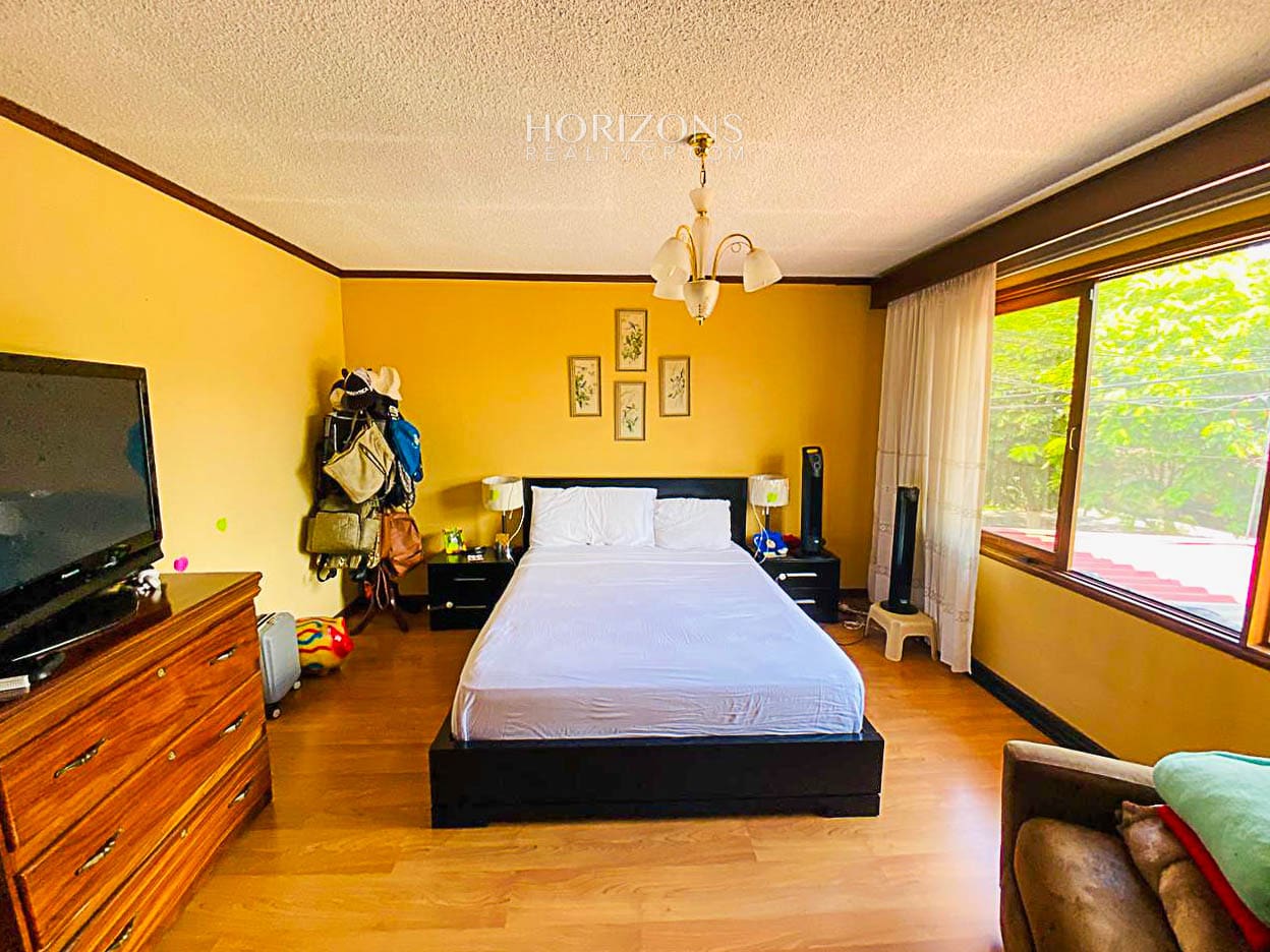 Casa en Condomio Kandor en Venta o Alquiler en la Uruca 2 Habitaciones Amplias nja1185