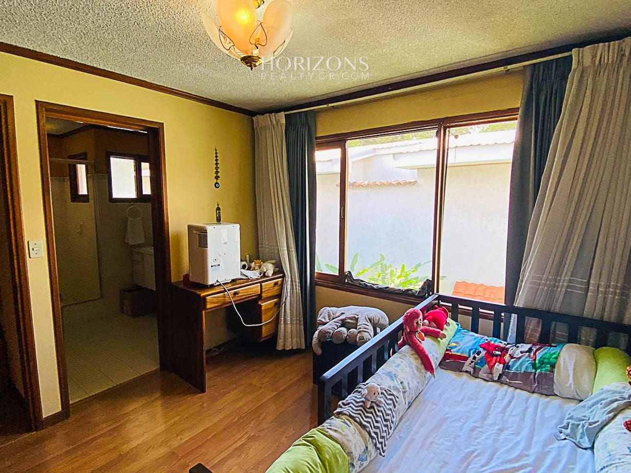 Casa en Condomio Kandor en Venta o Alquiler en la Uruca 2 Habitaciones Amplias nja1185