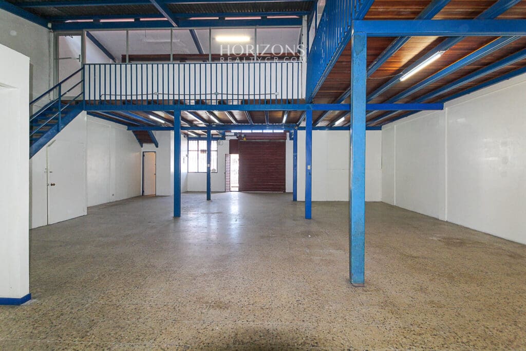Se Vende Ofi Bodega En Guadalupe a 2.5km de Rotonda las Banderas hrc24