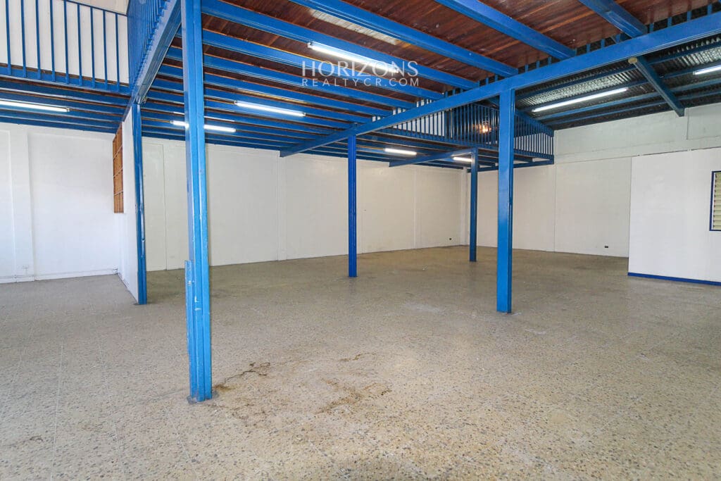 Se Vende Ofi Bodega En Guadalupe a 2.5km de Rotonda las Banderas hrc24