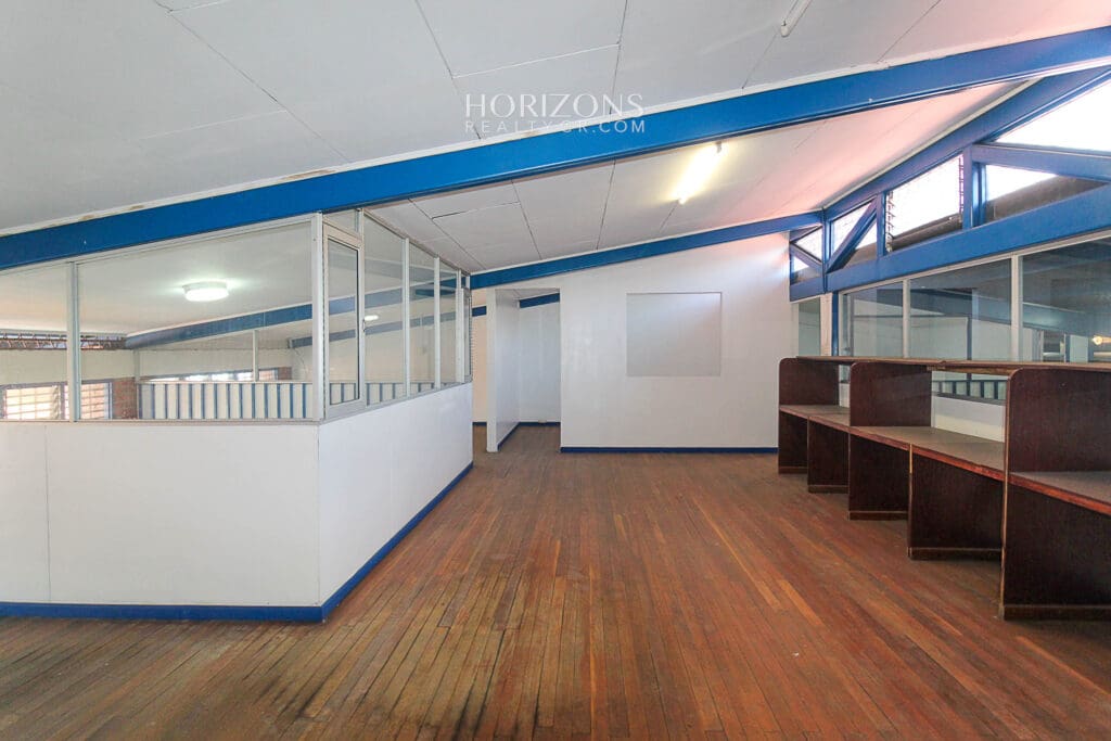 Se Vende Ofi Bodega En Guadalupe a 2.5km de Rotonda las Banderas hrc24