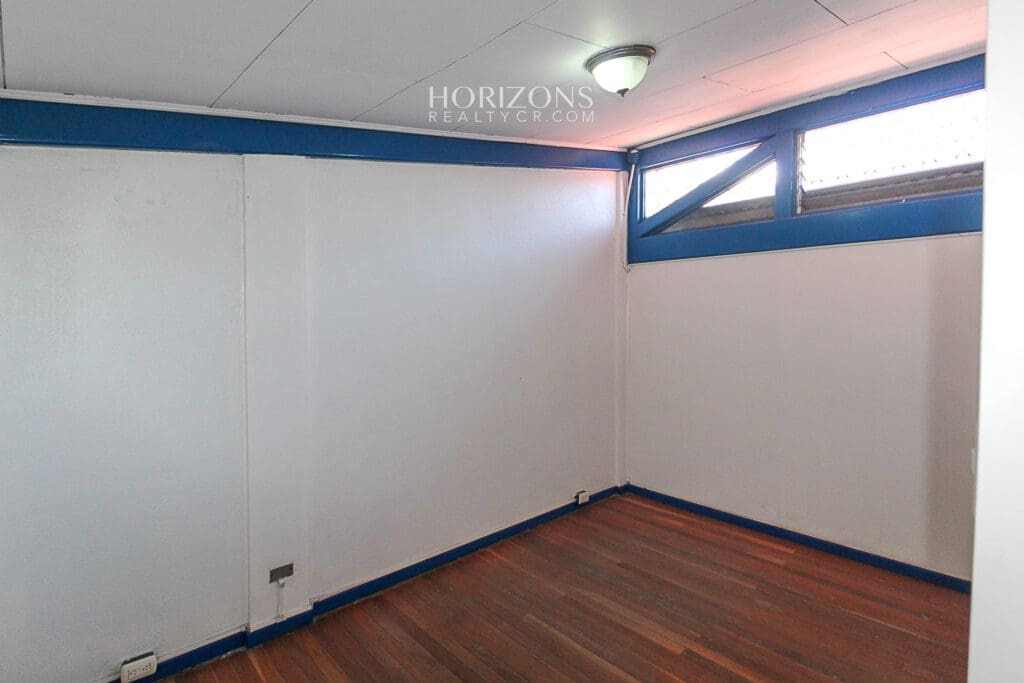 Se Vende Ofi Bodega En Guadalupe a 2.5km de Rotonda las Banderas hrc24