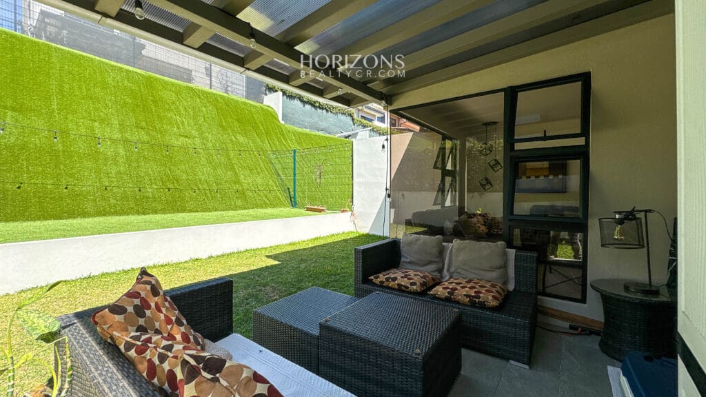 Moderna Casa Familiar en Condominio con Exclusivas Amenidades Condominio la Estefana Sabanilla nja1186