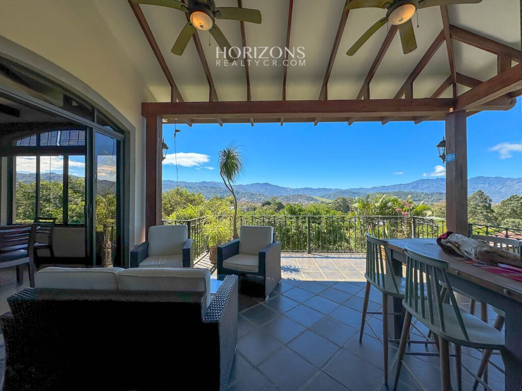 Vistas Panorámicas Y Elegancia Casa En Condominio Gregal Curridabat Nja1190
