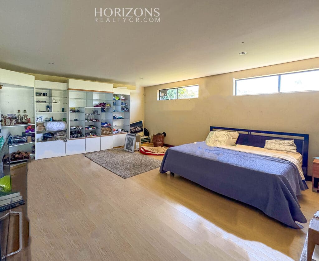 Vistas Panorámicas y Elegancia Casa en Condominio Gregal Curridabat nja1190