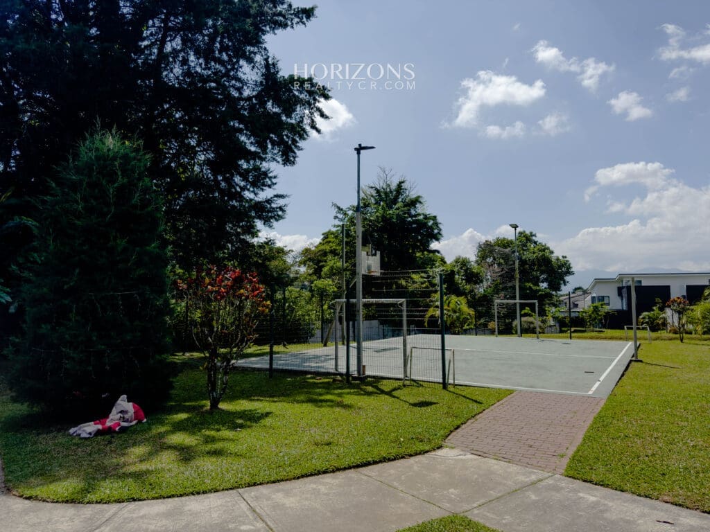 Lote con Vista al Bosque Disponible en Condominio Las Rusias Curridababat / Concepcion nja1191