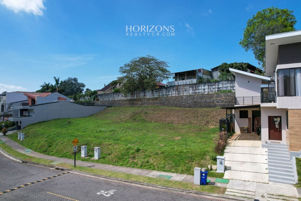 Lote con Vista al Bosque Disponible en Condominio Las Rusias Curridababat / Concepcion nja1191