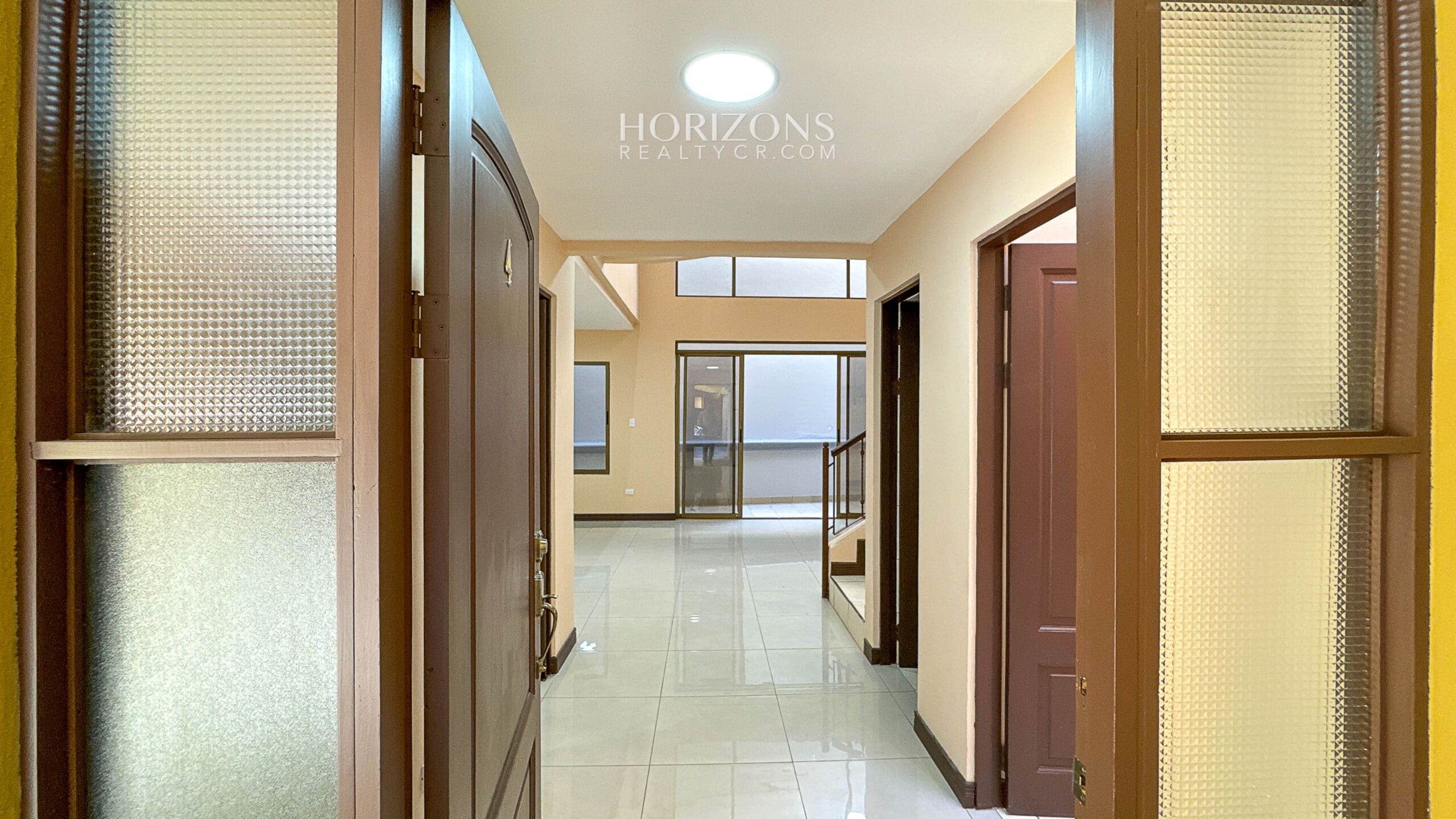 Se Vende Casa en Guayabos Curridabat 3 Habitaciones + C. Servicio en Condominio nja1196