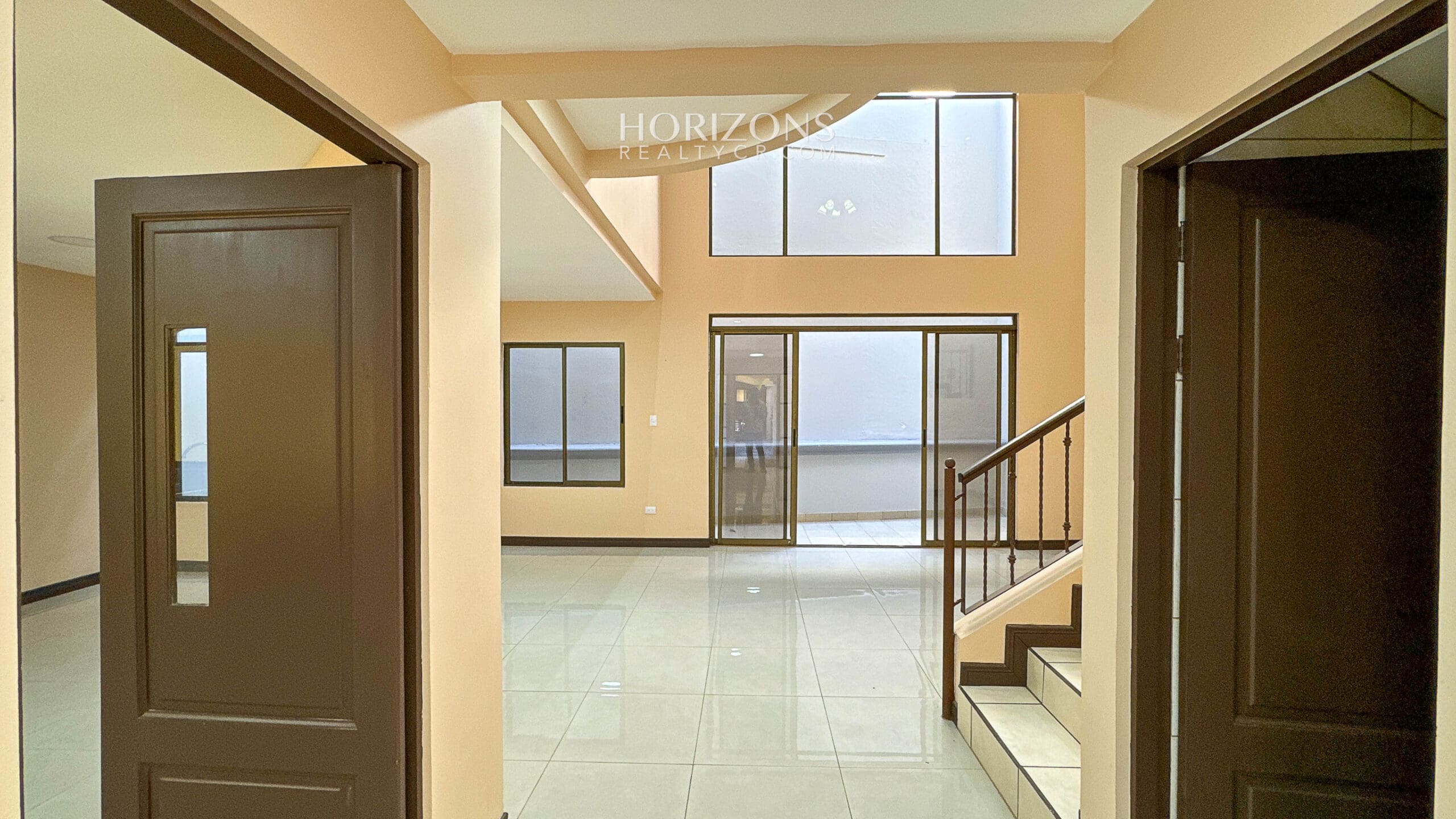 Se Vende Casa en Guayabos Curridabat 3 Habitaciones + C. Servicio en Condominio nja1196