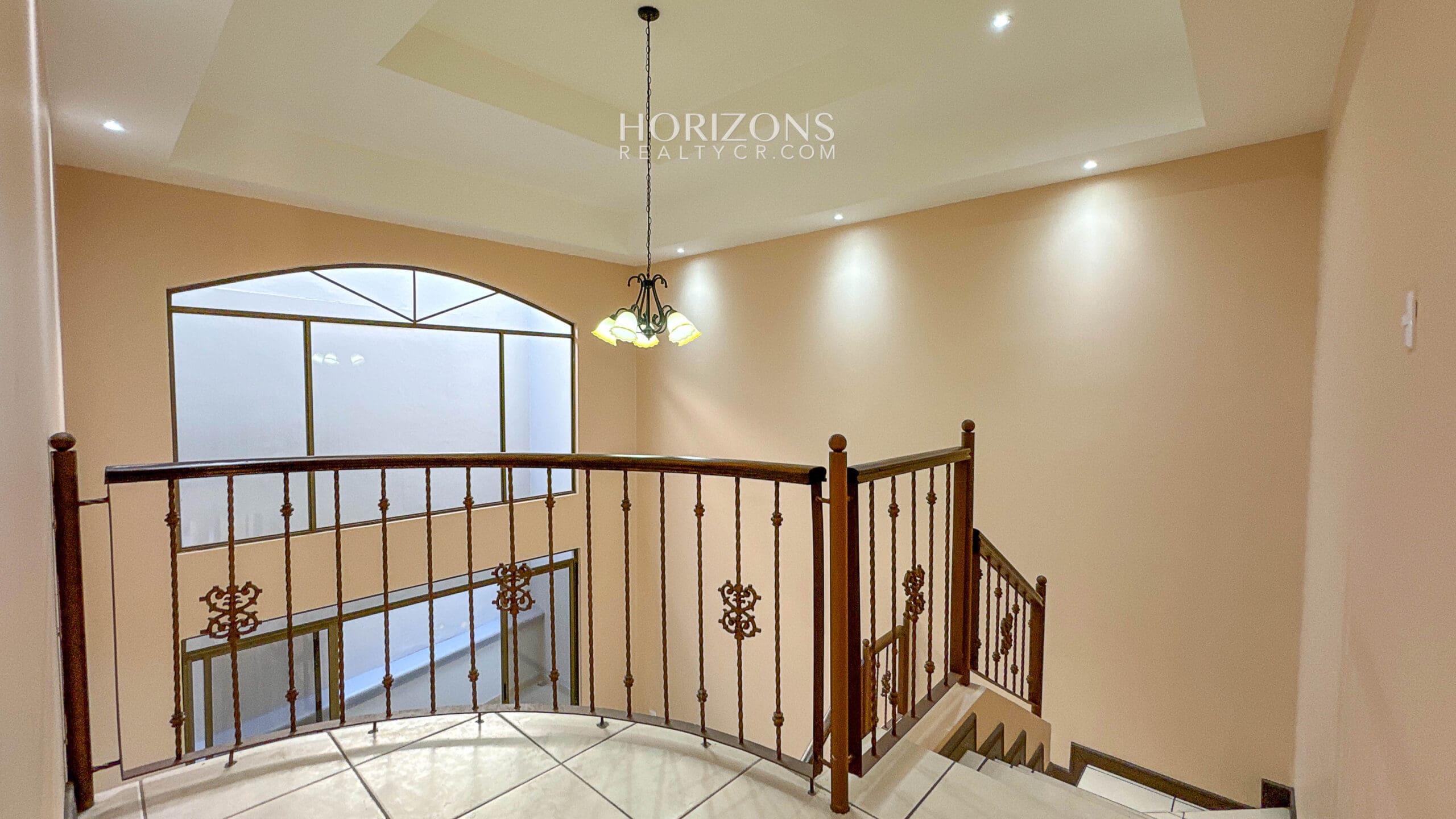 Se Vende Casa en Guayabos Curridabat 3 Habitaciones + C. Servicio en Condominio nja1196