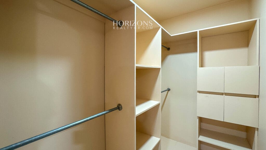 Se Vende Casa en Guayabos Curridabat 3 Habitaciones + C. Servicio en Condominio nja1196