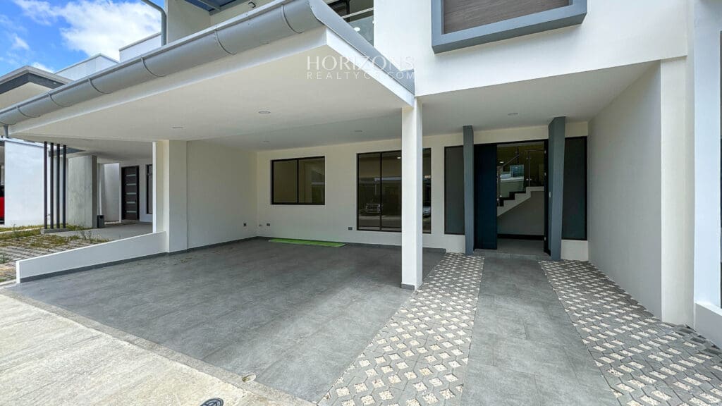 Amplia Casa Nueva en Condominio Distrito San Juan 249m2 nja1202