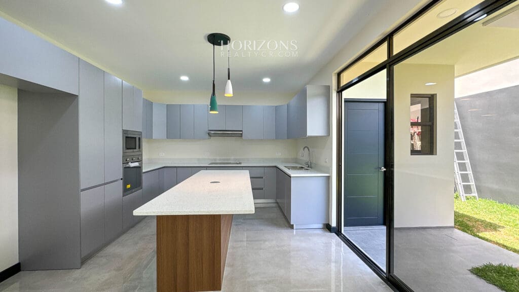 Amplia Casa Nueva en Condominio Distrito San Juan 249m2 nja1202