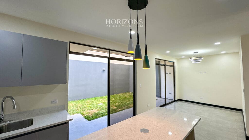Amplia Casa Nueva en Condominio Distrito San Juan 249m2 nja1202