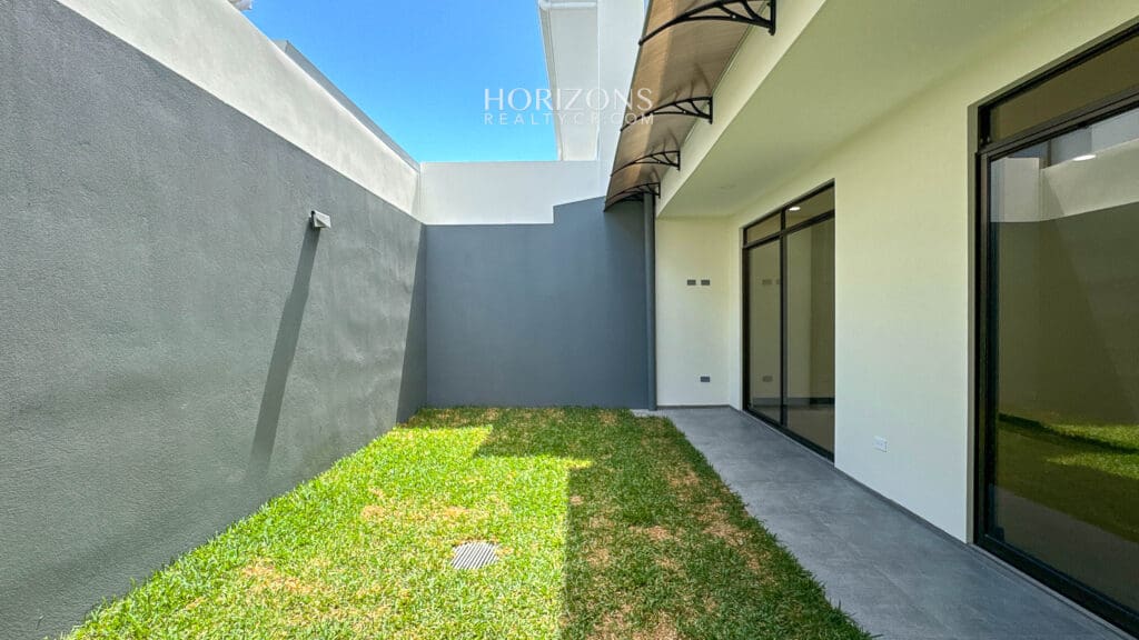 Amplia Casa Nueva en Condominio Distrito San Juan 249m2 nja1202