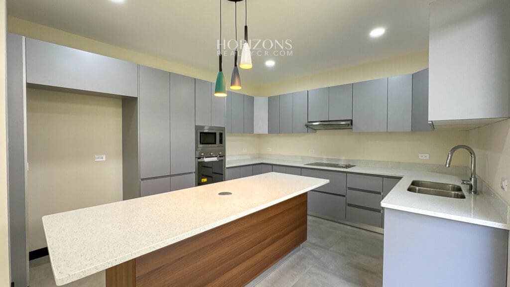 Amplia Casa Nueva en Condominio Distrito San Juan 249m2 nja1202