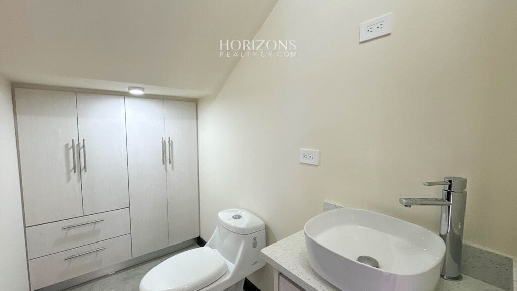 Amplia Casa Nueva en Condominio Distrito San Juan 249m2 nja1202