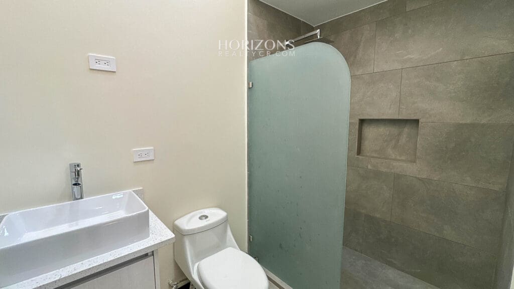 Amplia Casa Nueva en Condominio Distrito San Juan 249m2 nja1202