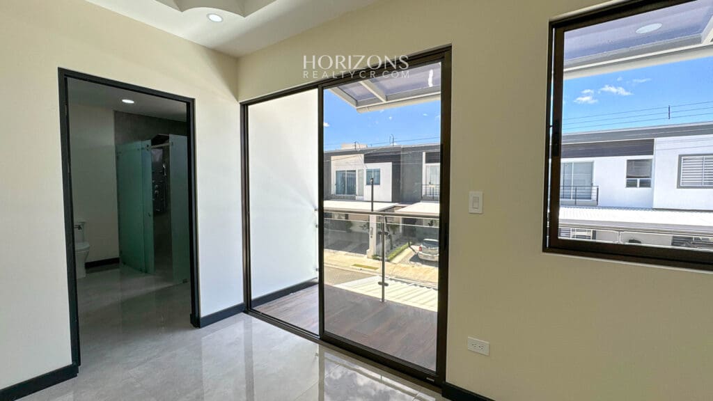 Amplia Casa Nueva en Condominio Distrito San Juan 249m2 nja1202