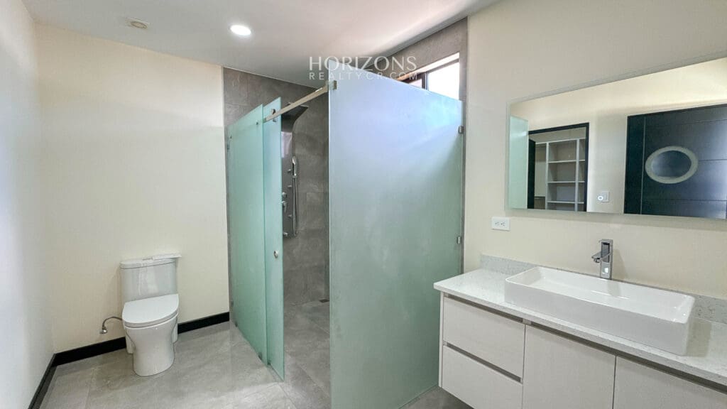 Amplia Casa Nueva en Condominio Distrito San Juan 249m2 nja1202