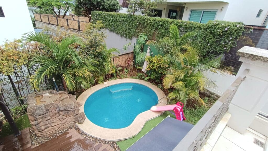 Venta Casa en Condominio Francosta Barreal Heredia 3 Habitaciones y Piscina NJR71