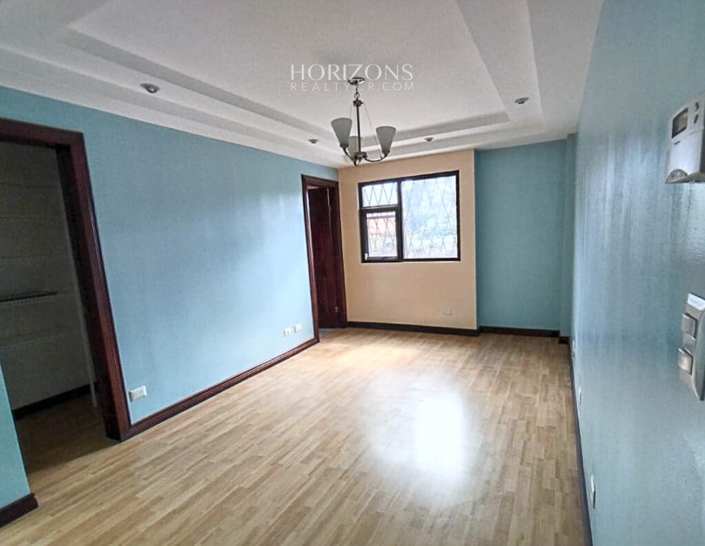 Amplio edificio con 14 oficinas y apartamento en venta cerca del Hospital Calderón Guardia hrc27