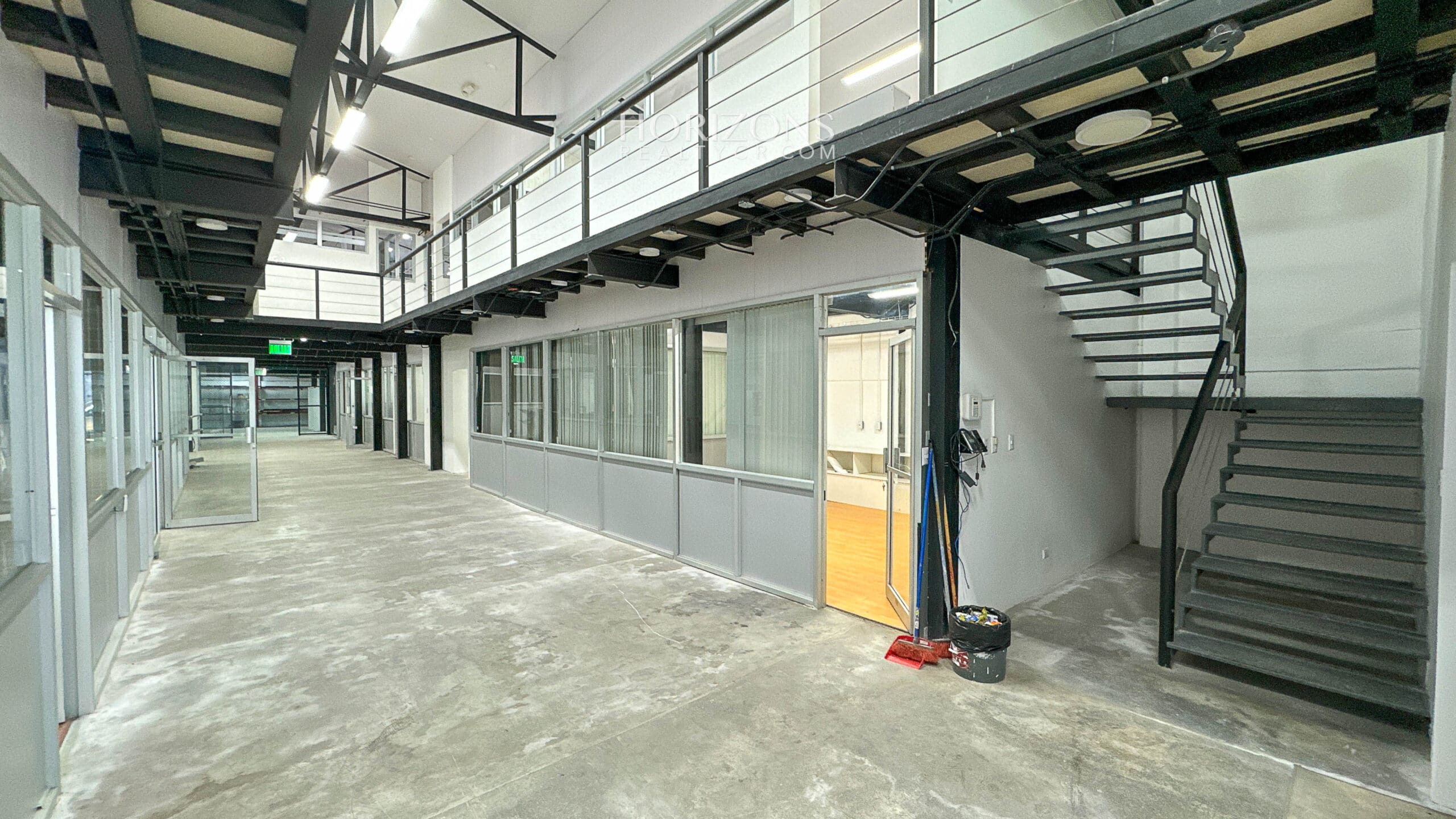 SE VENDE OFI BODEGA EN PAVAS 1100m2 HRC28