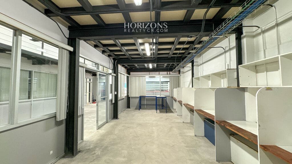 SE VENDE OFI BODEGA EN PAVAS 1100m2 HRC28