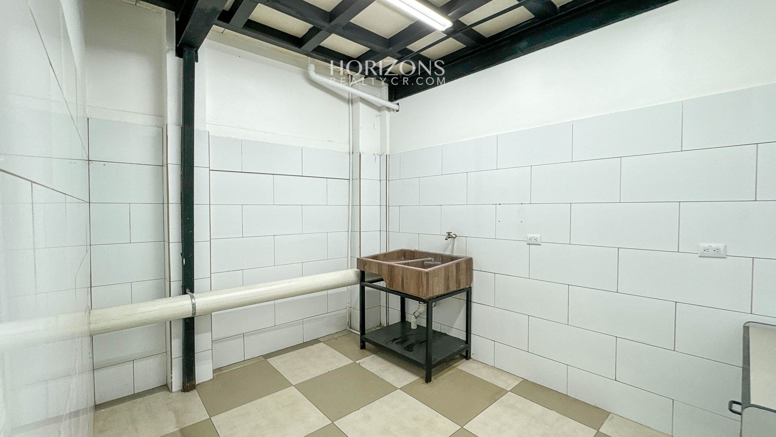 SE VENDE OFI BODEGA EN PAVAS 1100m2 HRC28