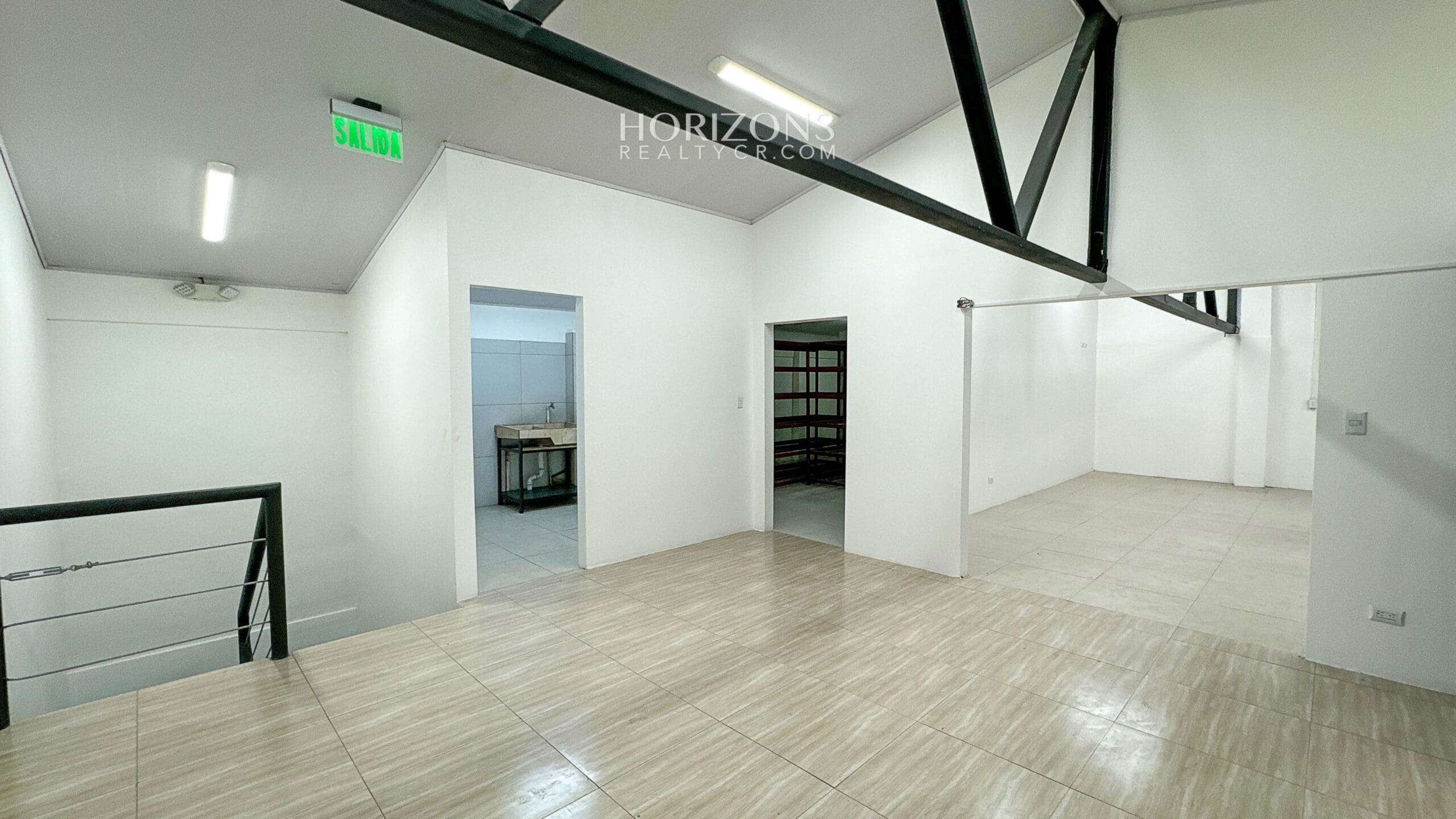 SE VENDE OFI BODEGA EN PAVAS 1100m2 HRC28