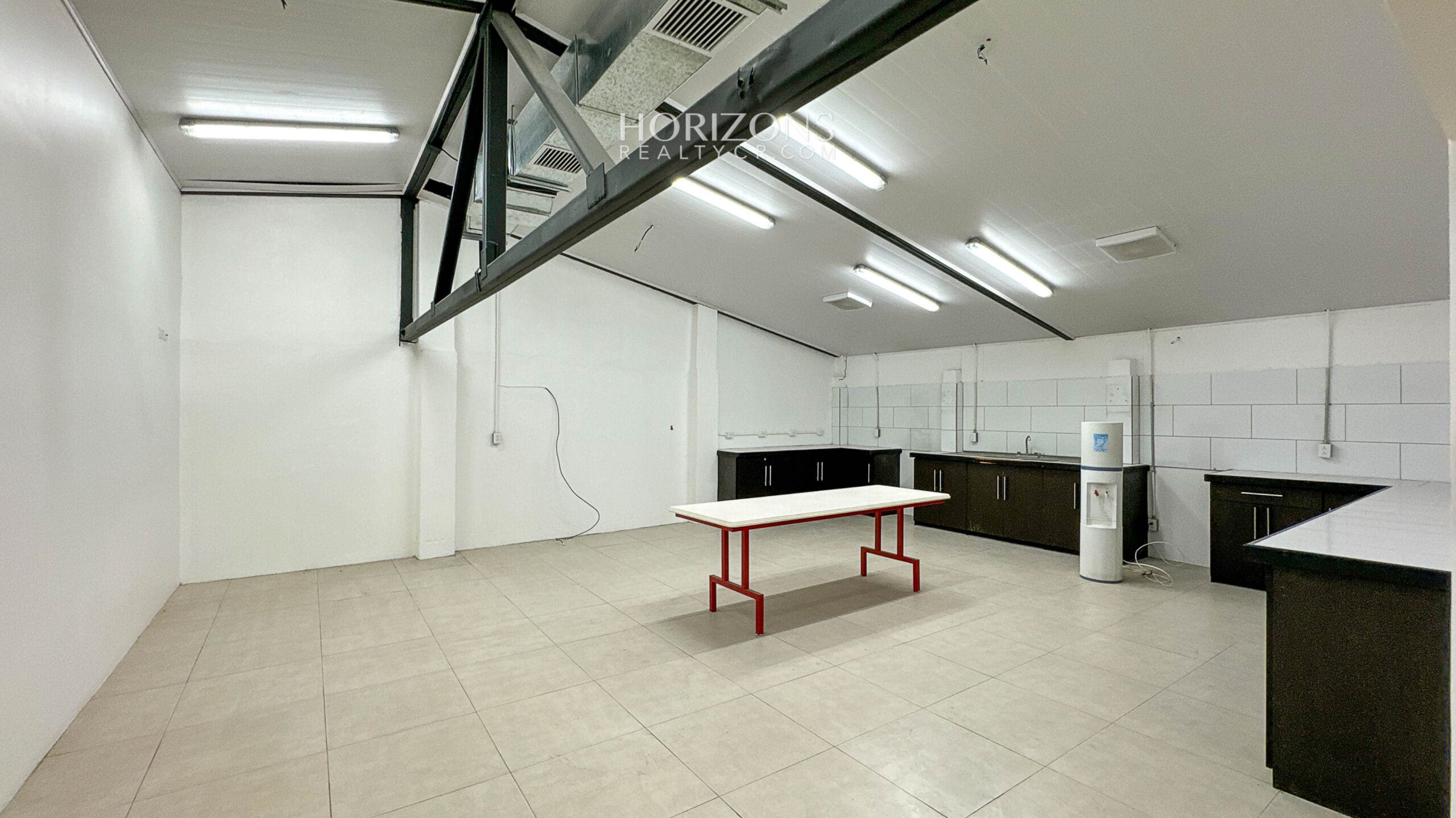 SE VENDE OFI BODEGA EN PAVAS 1100m2 HRC28