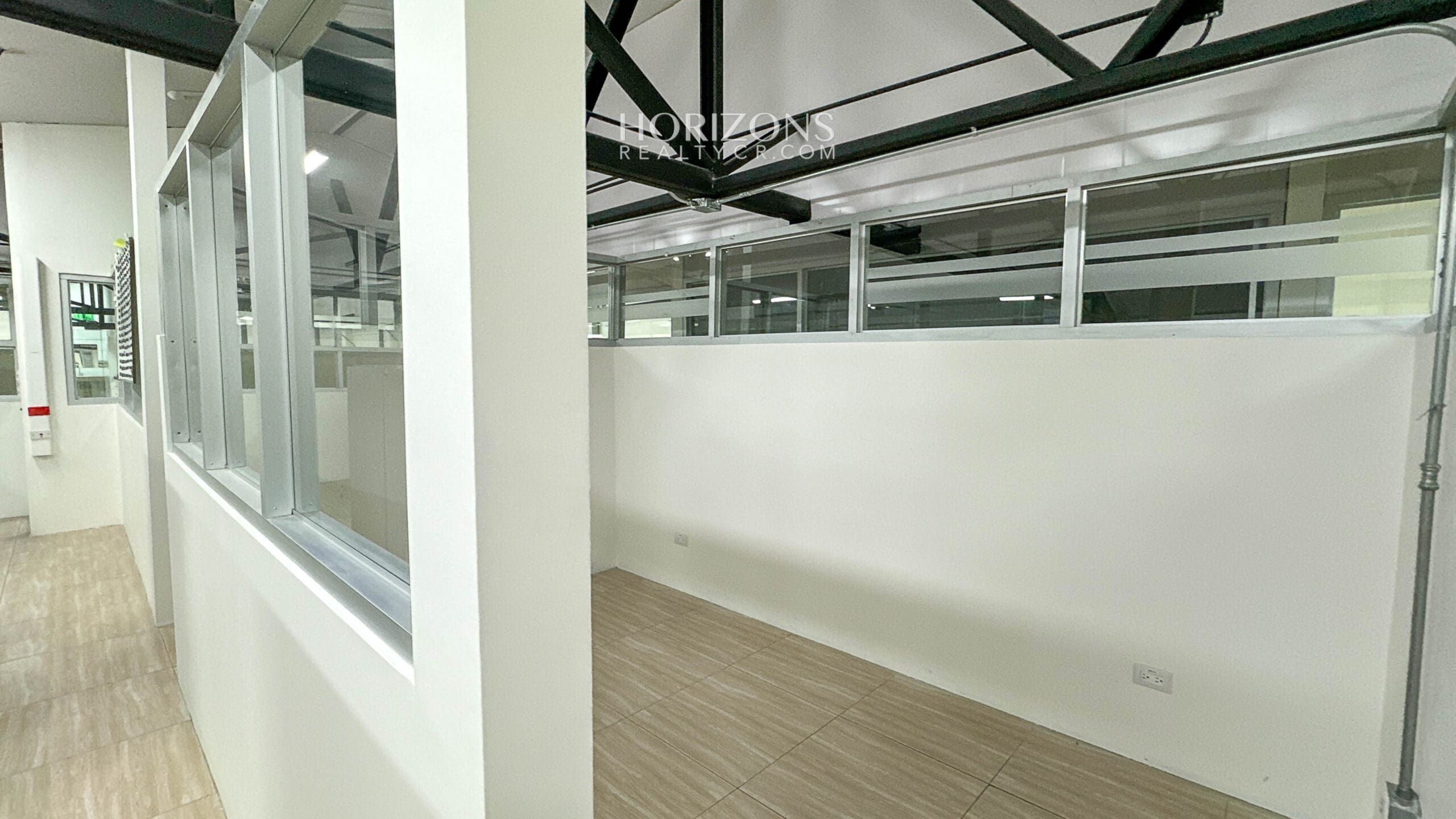 SE VENDE OFI BODEGA EN PAVAS 1100m2 HRC28