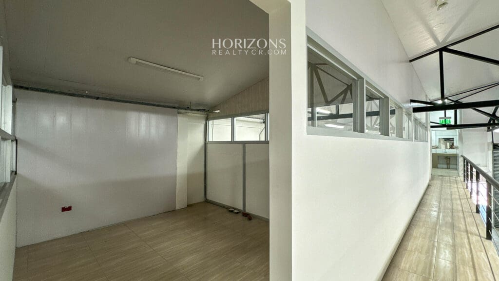 SE VENDE OFI BODEGA EN PAVAS 1100m2 HRC28