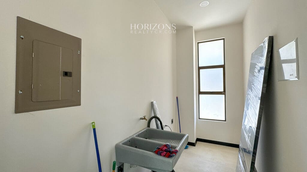 Casa Nueva 3 Habitaciones dos Masters Acabados de Lujo Condominio Distrito San Juan nja1201