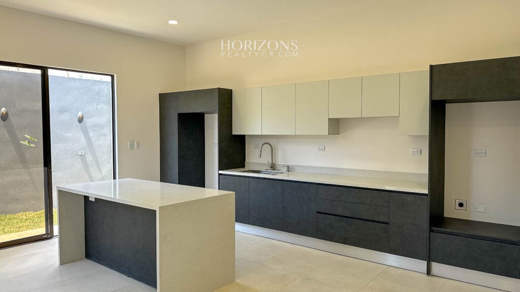 Casa Nueva 3 Habitaciones dos Masters Acabados de Lujo Condominio Distrito San Juan nja1201