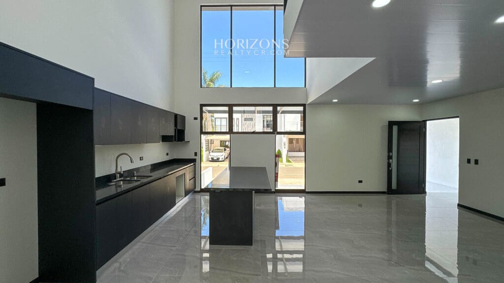 Estrene Casa 3 Habitaciones Una en Planta Baja En Distrito San Juan Techos Doble Altura nja1203
