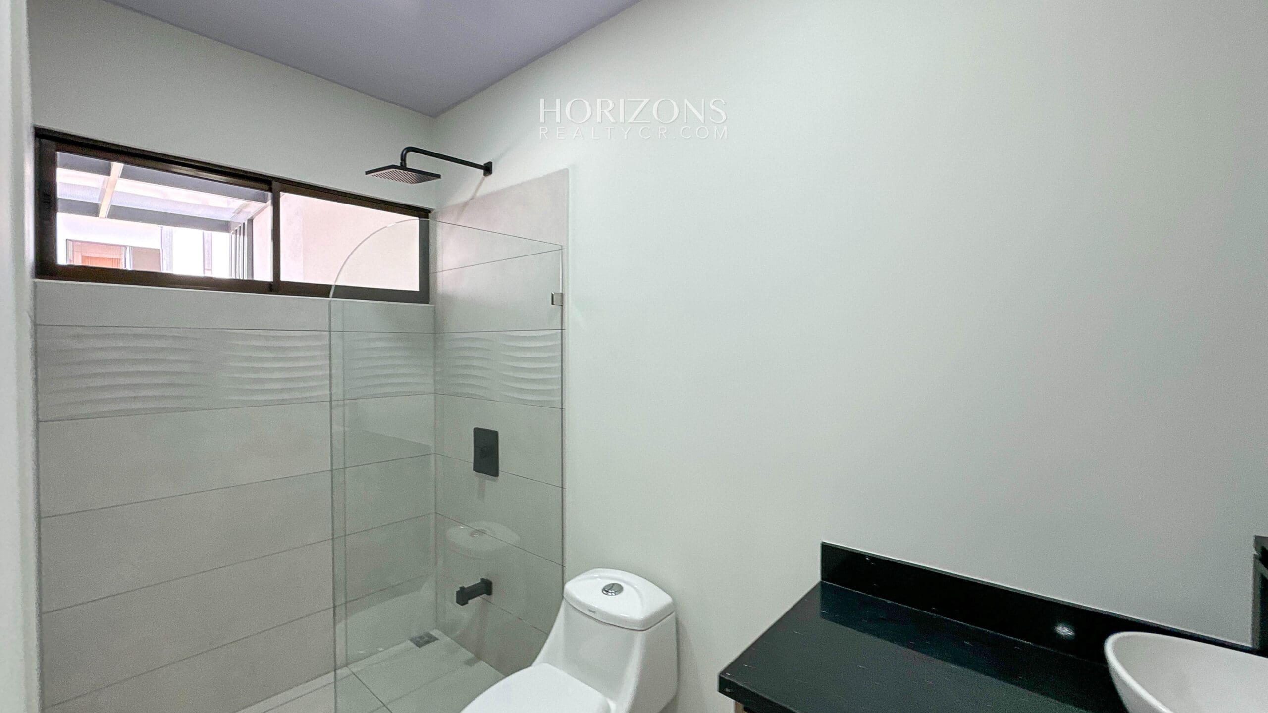 Estrene Casa 3 Habitaciones Una en Planta Baja En Distrito San Juan Techos Doble Altura nja1203