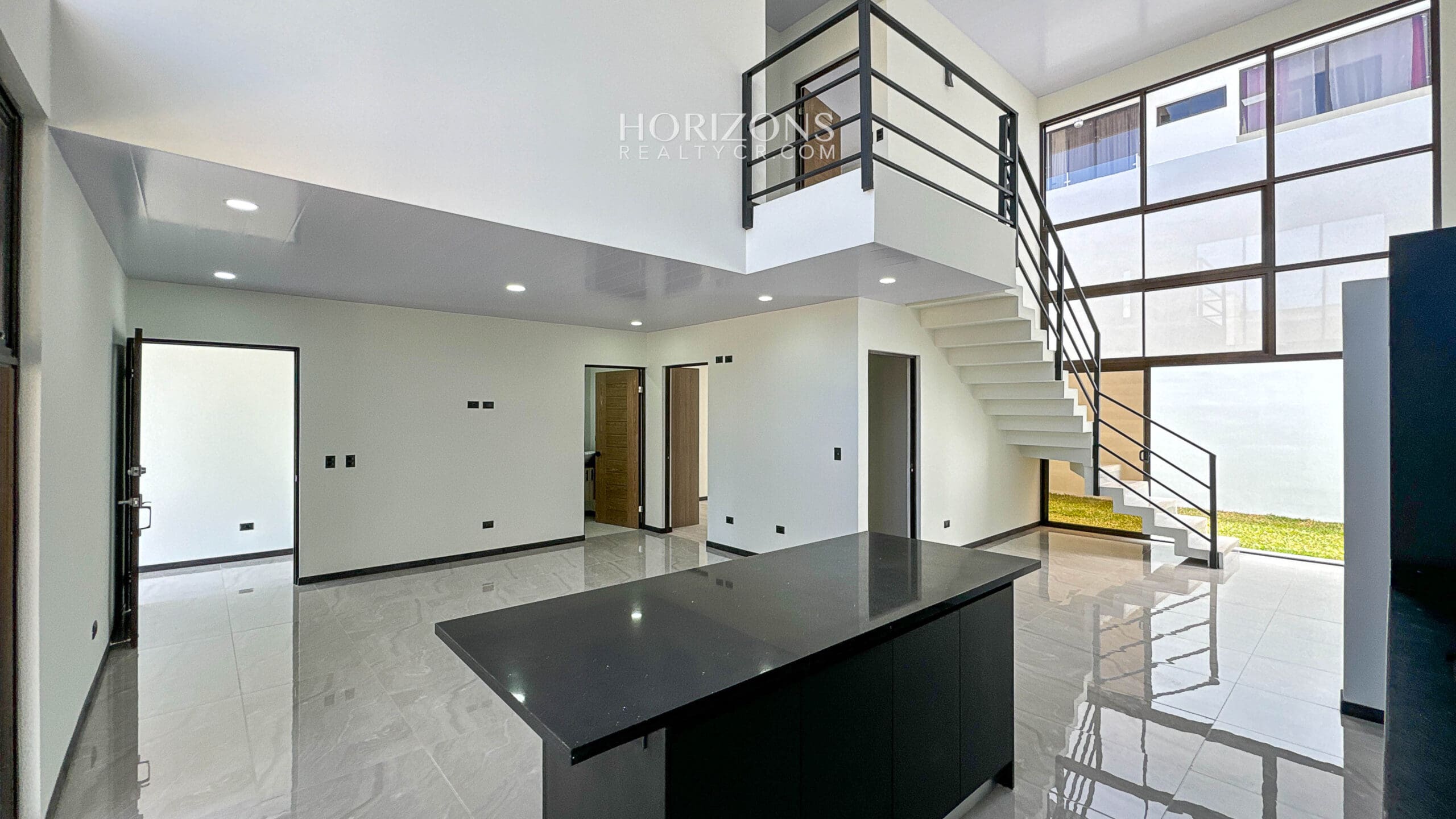 Estrene Casa 3 Habitaciones Una en Planta Baja En Distrito San Juan Techos Doble Altura nja1203