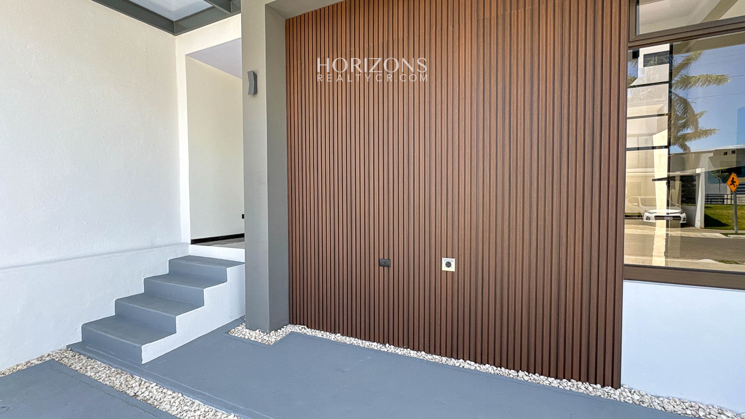 Estrene Casa 3 Habitaciones Una en Planta Baja En Distrito San Juan Techos Doble Altura nja1203