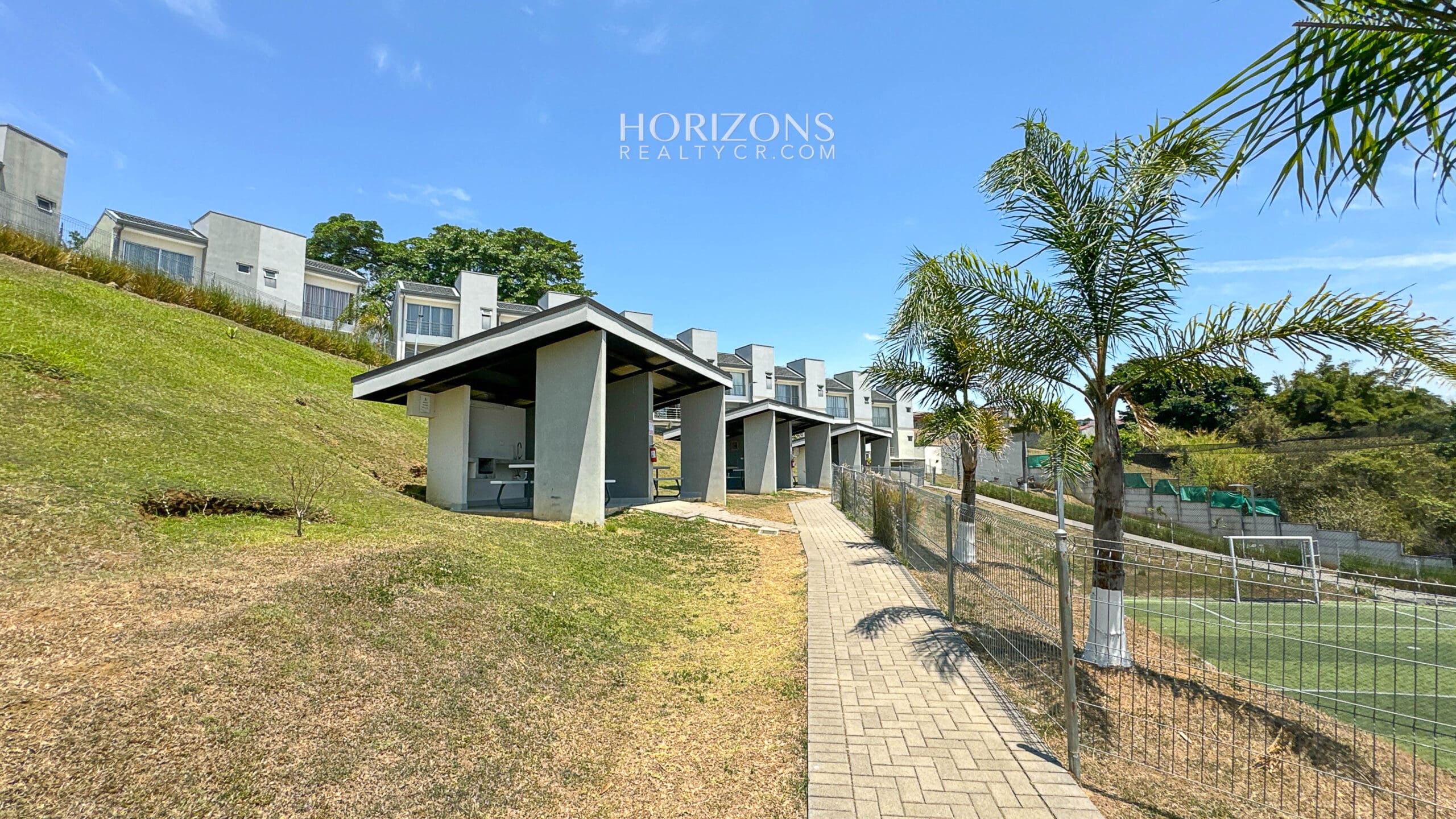 Se Alquila Casa En Condominio Ricon de Las Brisas San Pablo de Heredia 3 Habitaciones nja1208