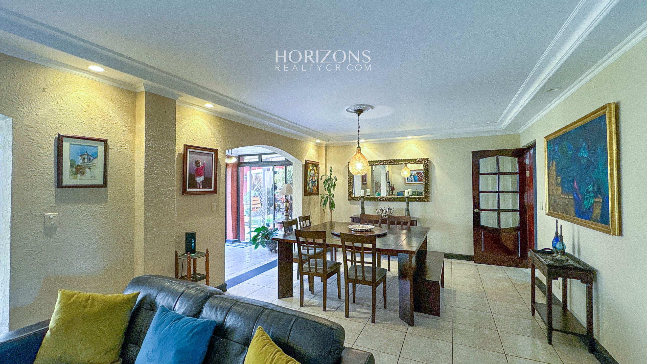 Casa en Venta en Residencial en Guayabos, Curridabat – 5 Habitaciones (1 en Primer Nivel), 466 m² NJA1213