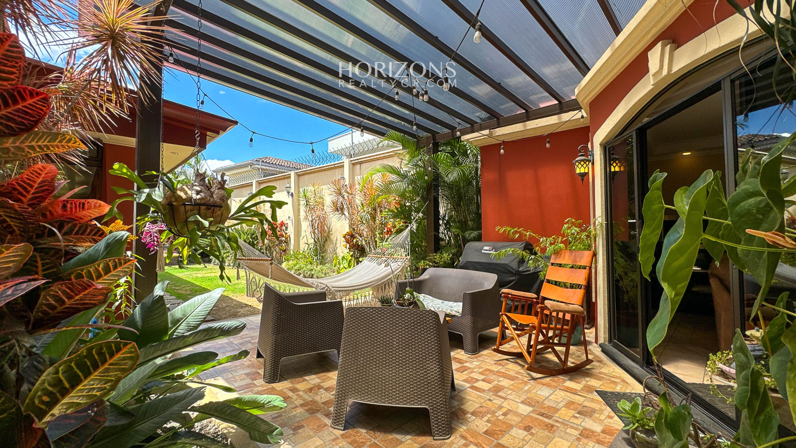 Casa en Venta en Residencial en Guayabos, Curridabat – 5 Habitaciones (1 en Primer Nivel), 466 m² NJA1213