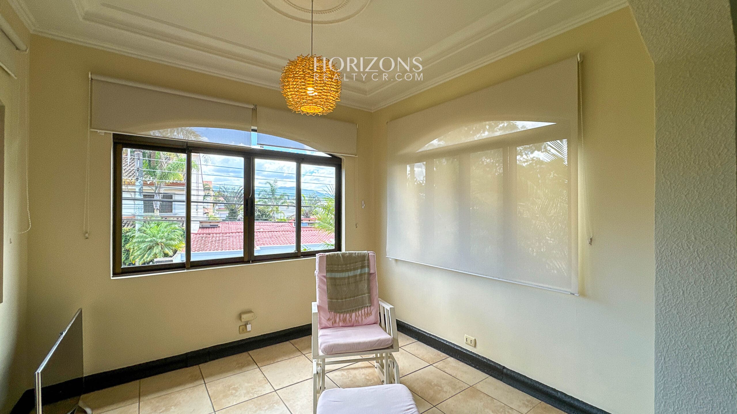 Casa en Venta en Residencial en Guayabos, Curridabat – 5 Habitaciones (1 en Primer Nivel), 466 m² NJA1213