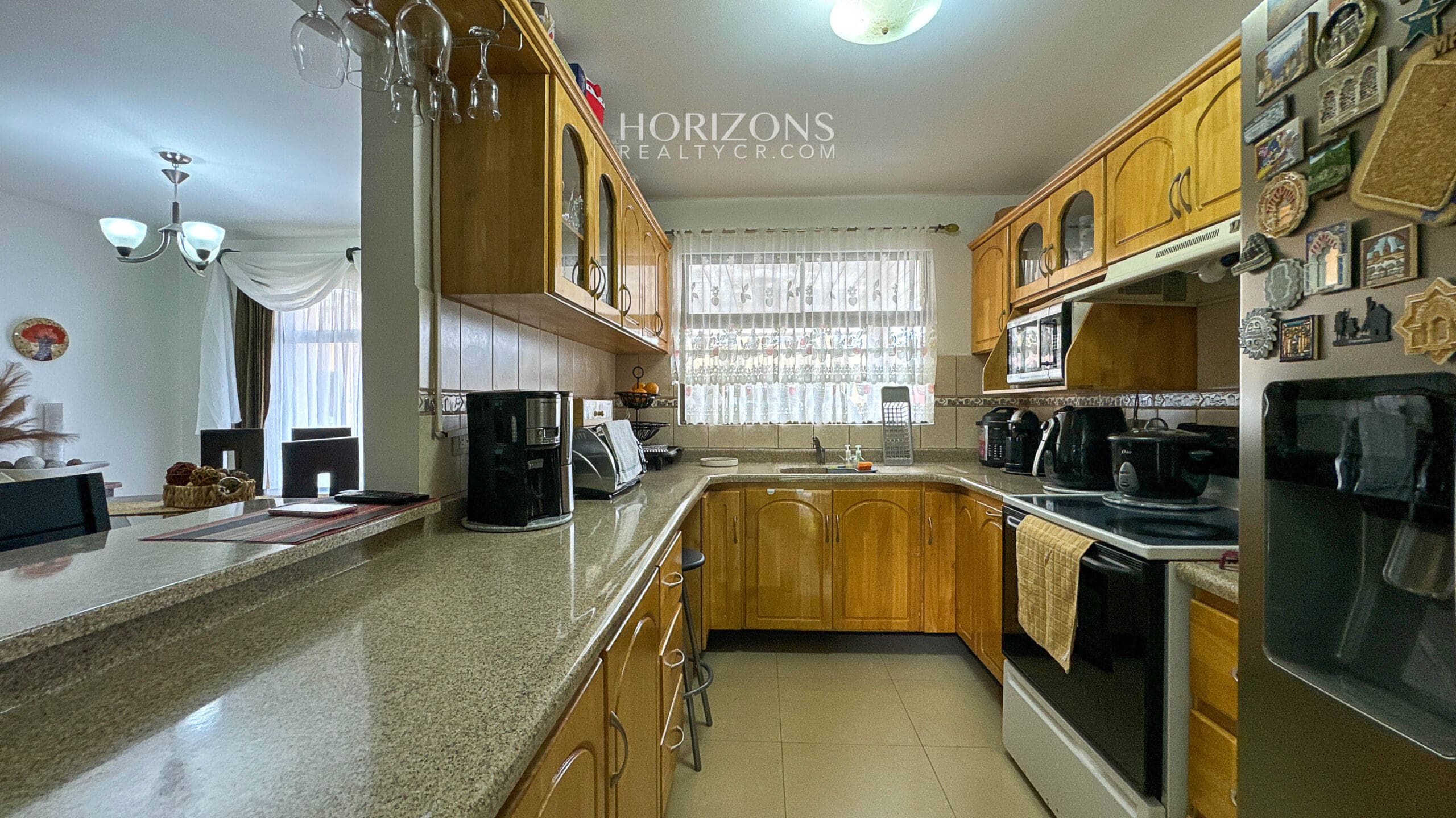 Se vende casa en condominio Los Robles Moravia la Trinidad con seguridad 24/7 nja1217