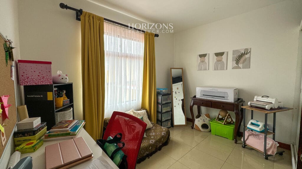 Se vende casa en condominio Los Robles Moravia la Trinidad con seguridad 24/7 nja1217
