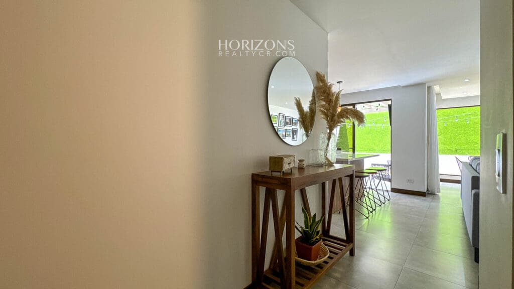 Casa esquinera en  Condominio la Estefana Sabanilla con Exclusivas Amenidades nja1219