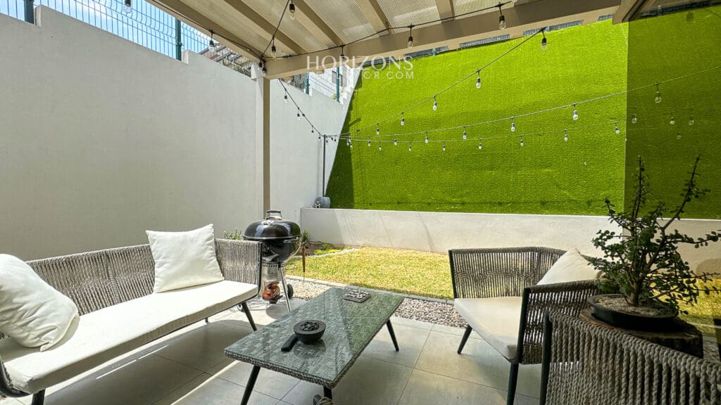 Casa esquinera en  Condominio la Estefana Sabanilla con Exclusivas Amenidades nja1219