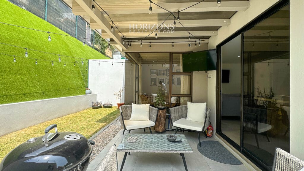 Casa esquinera en  Condominio la Estefana Sabanilla con Exclusivas Amenidades nja1219